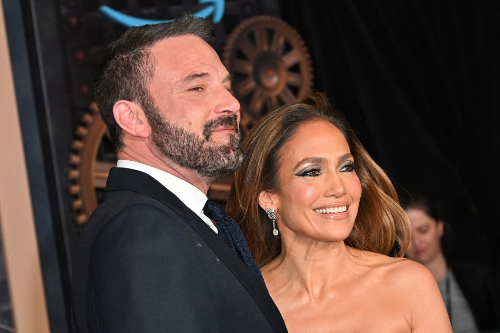 Ben Affleck gifted Jennifer Lopez with big movie deals, angering colleagues