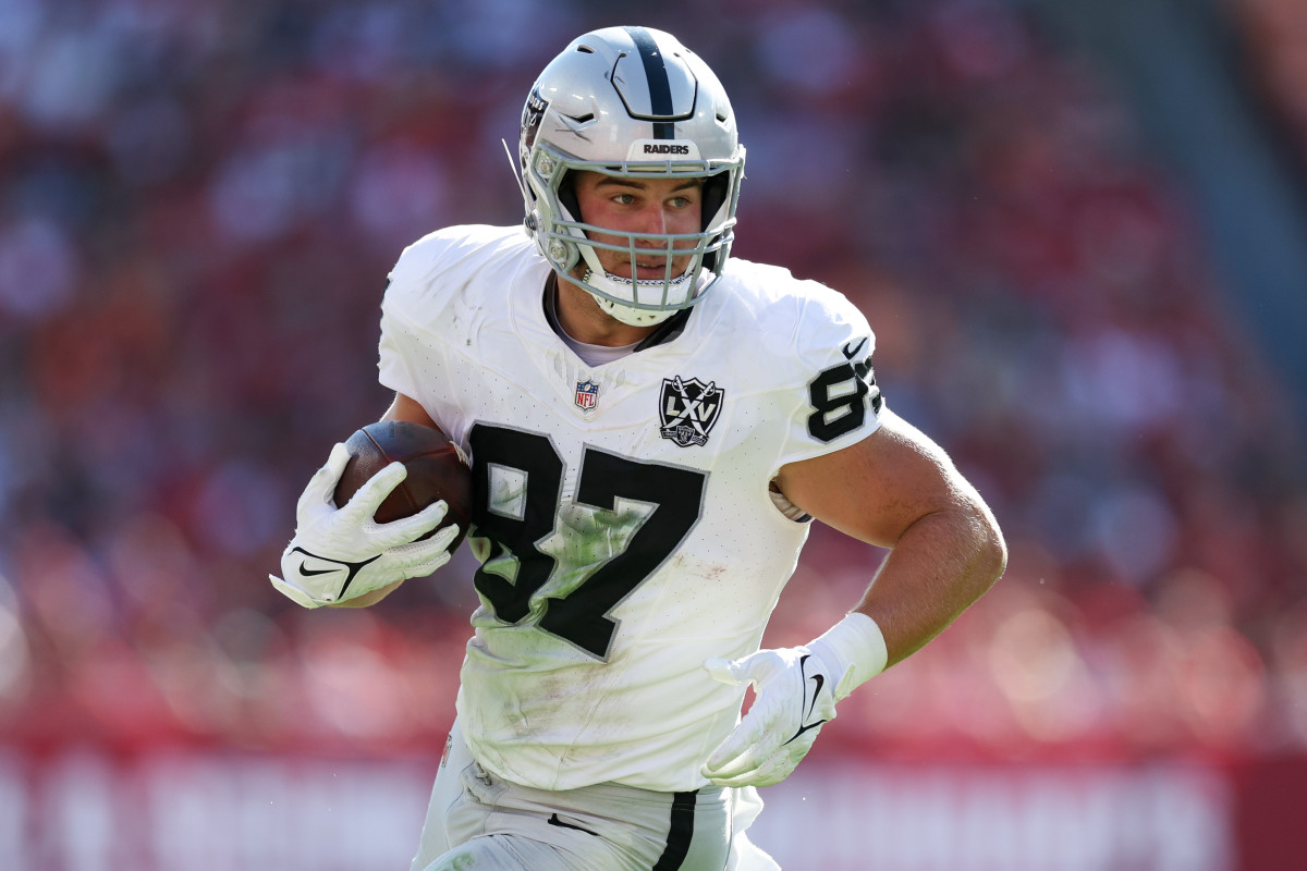 Raiders Reportedly Have ‘No Interest’ in Trading Former Second-Round Pick