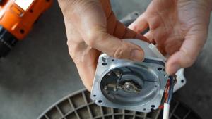 How can industrial facilities minimize downtime during equipment repairs?