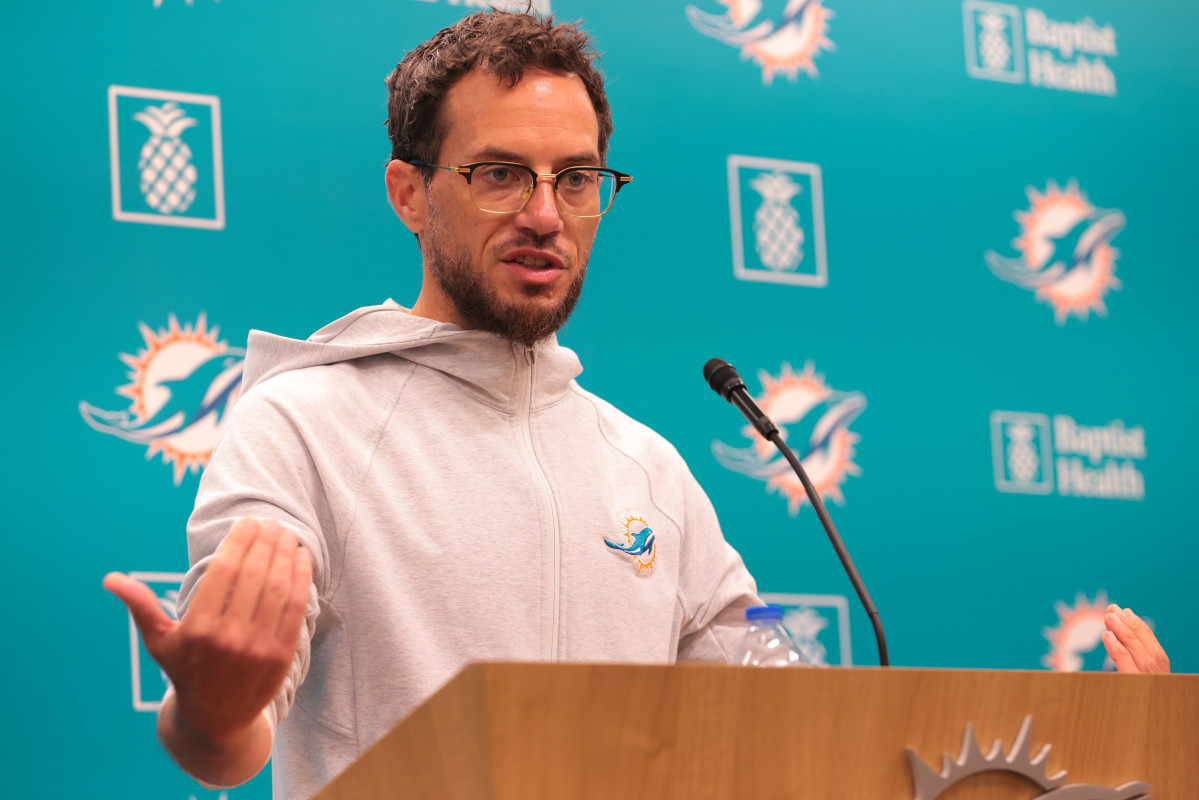 Dolphins’ Mike McDaniel Among Top Three Head Coaches on Hot Seat for 2025