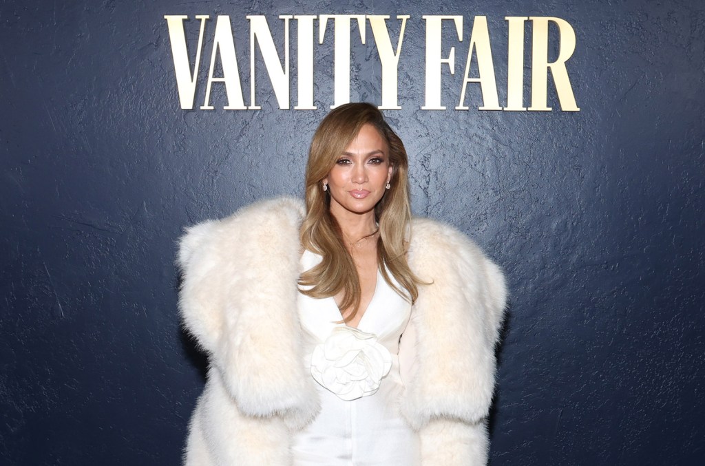 Jennifer Lopez No Longer Being Sued Over Paparazzi Photos She Posted to Social Media