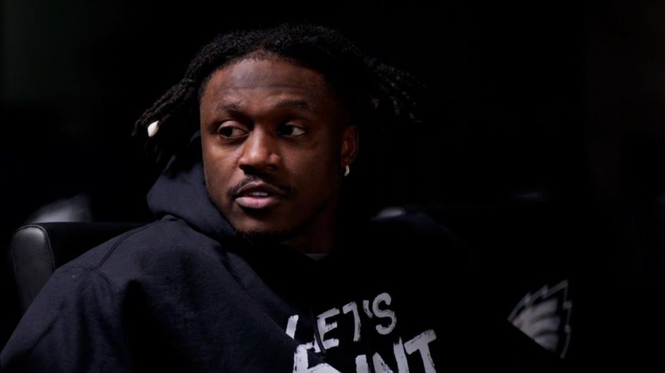 From Tolstoy to Belichick, here are authors keeping NFL players busy reading